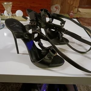 Giuseppe Zanotti Ankle Wrap T Strap Buckled